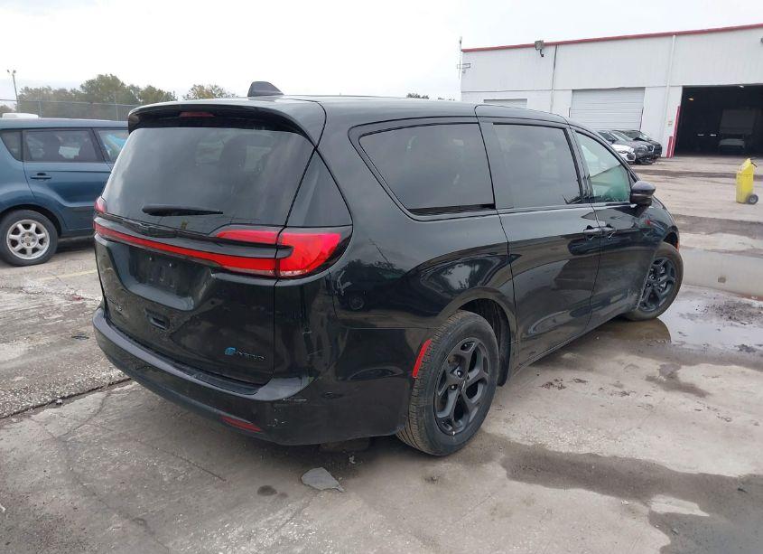 Photo 4 of 2022 Chrysler Pacifica HYBRID TOURING L (VIN 2C4RC1L75NR130530)