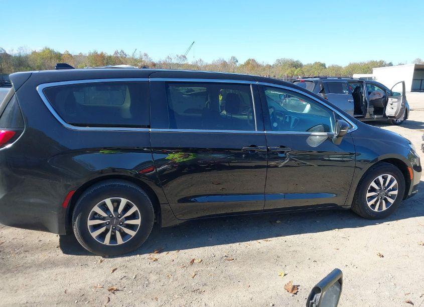 Photo 13 of 2023 Chrysler Pacifica HYBRID TOURING L (VIN 2C4RC1L75PR598941)