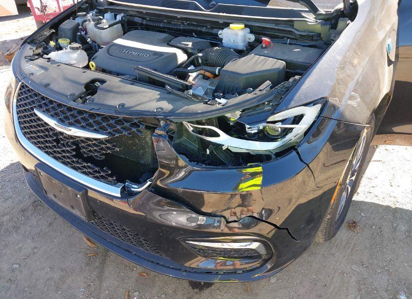 Photo 6 of 2023 Chrysler Pacifica HYBRID TOURING L (VIN 2C4RC1L75PR598941)