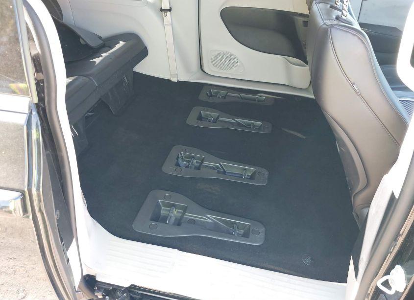 Photo 8 of 2023 Chrysler Pacifica HYBRID TOURING L (VIN 2C4RC1L75PR598941)