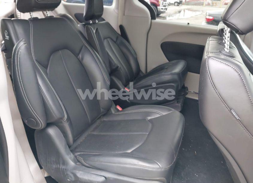 Photo 8 of 2023 Chrysler Pacifica HYBRID TOURING L (VIN 2C4RC1L75PR603815)