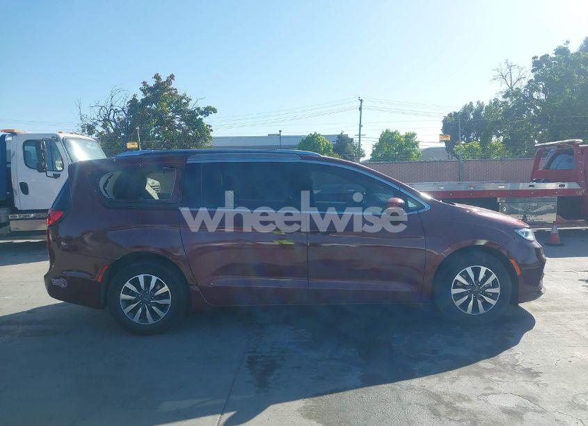 Photo 13 of 2021 Chrysler Pacifica HYBRID TOURING L (VIN 2C4RC1L76MR581285)