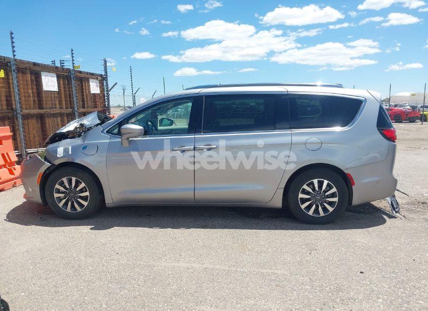 Photo 14 of 2021 Chrysler Pacifica HYBRID TOURING L (VIN 2C4RC1L76MR594571)