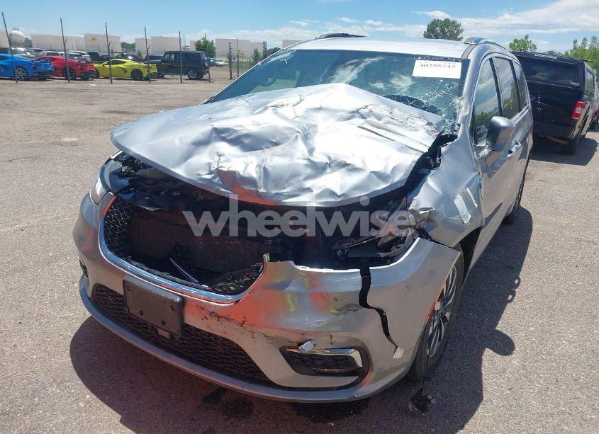 Photo 6 of 2021 Chrysler Pacifica HYBRID TOURING L (VIN 2C4RC1L76MR594571)