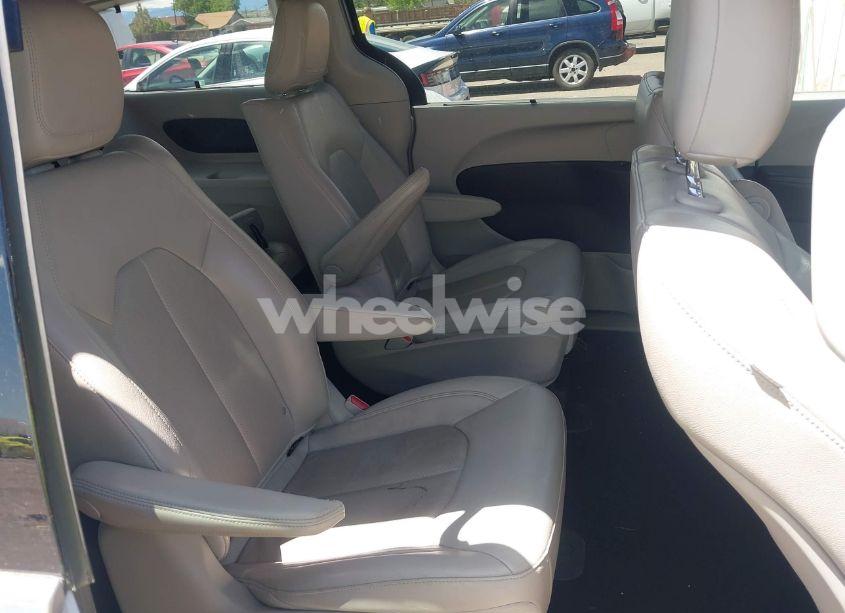 Photo 8 of 2021 Chrysler Pacifica HYBRID TOURING L (VIN 2C4RC1L76MR594571)