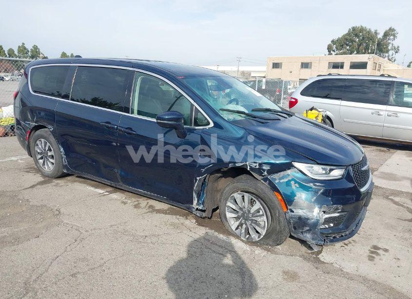 2022 Chrysler Pacifica HYBRID TOURING L (VIN 2C4RC1L76NR160989) main photo