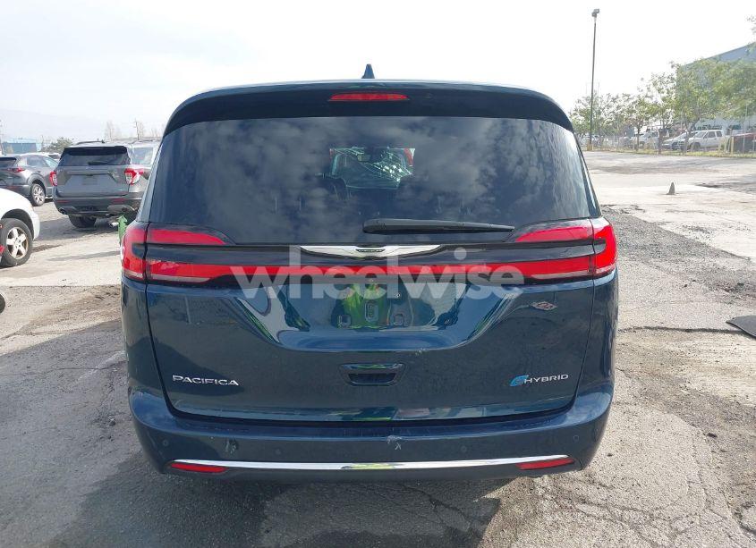 Photo 16 of 2022 Chrysler Pacifica HYBRID TOURING L (VIN 2C4RC1L76NR160989)