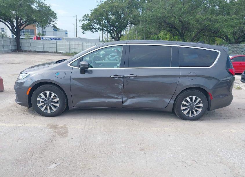 Photo 14 of 2023 Chrysler Pacifica HYBRID TOURING L (VIN 2C4RC1L76PR603838)