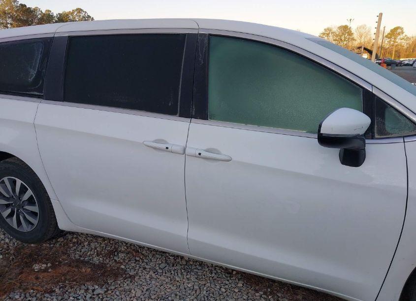 Photo 13 of 2023 Chrysler Pacifica HYBRID TOURING L (VIN 2C4RC1L76PR622017)