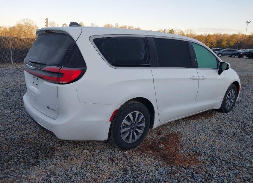 Photo 4 of 2023 Chrysler Pacifica HYBRID TOURING L (VIN 2C4RC1L76PR622017)