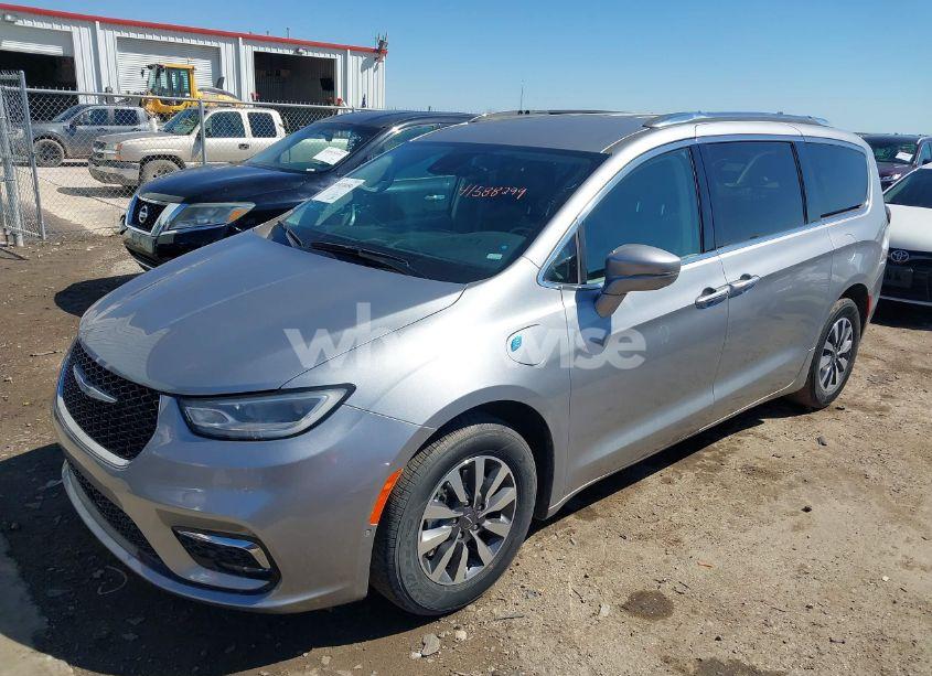 Photo 2 of 2021 Chrysler Pacifica HYBRID TOURING L (VIN 2C4RC1L77MR581411)