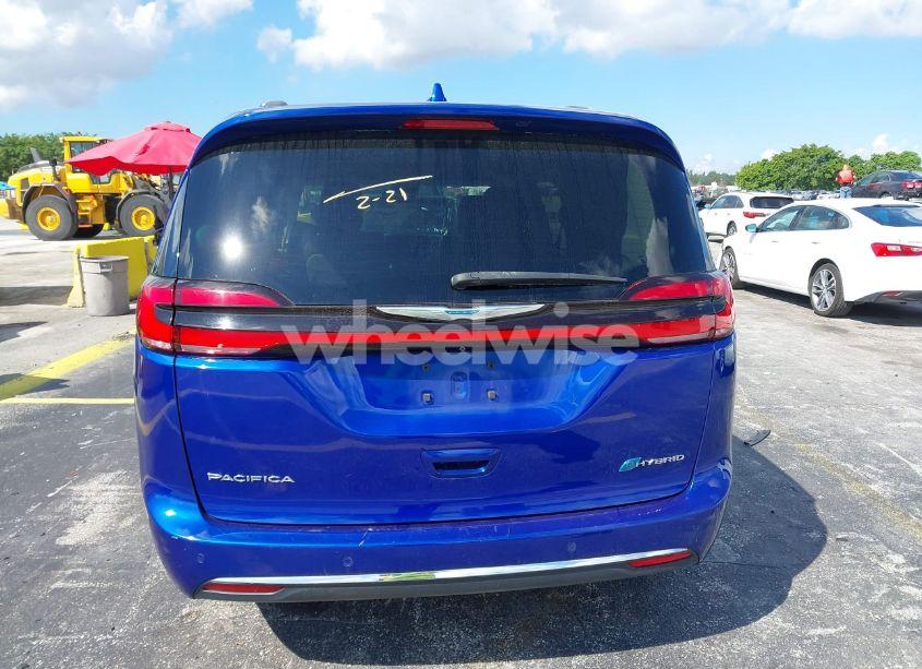 Photo 16 of 2021 Chrysler Pacifica HYBRID TOURING L (VIN 2C4RC1L77MR590030)