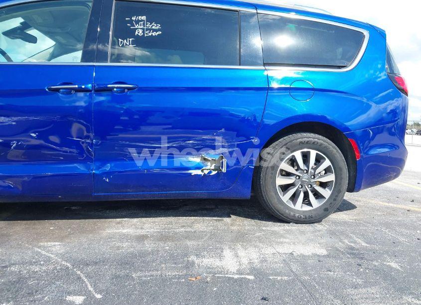 Photo 19 of 2021 Chrysler Pacifica HYBRID TOURING L (VIN 2C4RC1L77MR590030)