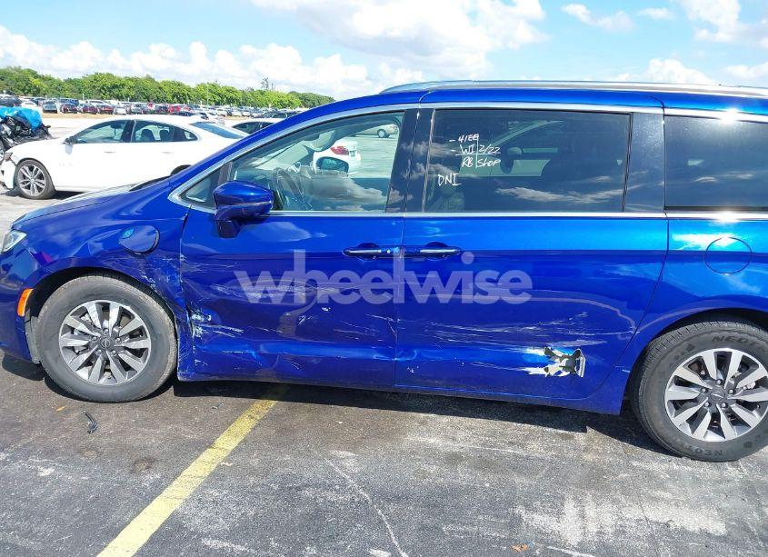 Photo 6 of 2021 Chrysler Pacifica HYBRID TOURING L (VIN 2C4RC1L77MR590030)