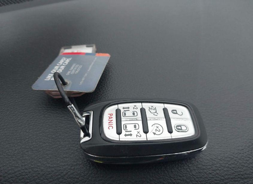 Photo 11 of 2022 Chrysler Pacifica HYBRID TOURING L (VIN 2C4RC1L77NR127323)