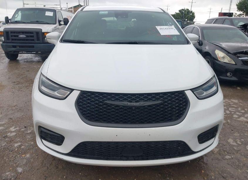 Photo 12 of 2022 Chrysler Pacifica HYBRID TOURING L (VIN 2C4RC1L77NR127323)