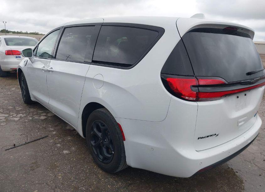 Photo 3 of 2022 Chrysler Pacifica HYBRID TOURING L (VIN 2C4RC1L77NR127323)