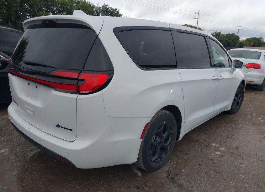 Photo 4 of 2022 Chrysler Pacifica HYBRID TOURING L (VIN 2C4RC1L77NR127323)