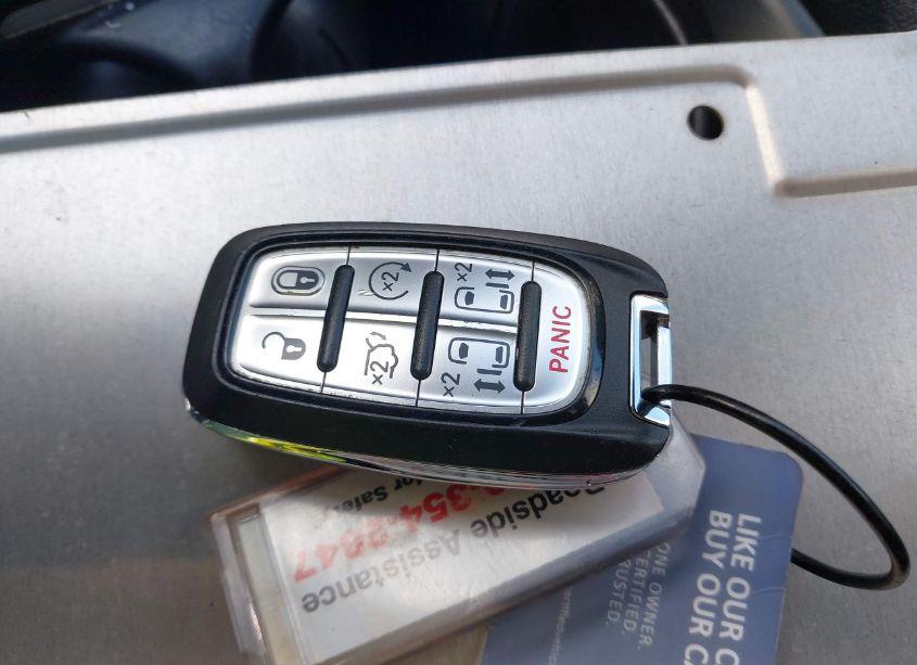 Photo 11 of 2022 Chrysler Pacifica HYBRID TOURING L (VIN 2C4RC1L77NR134756)