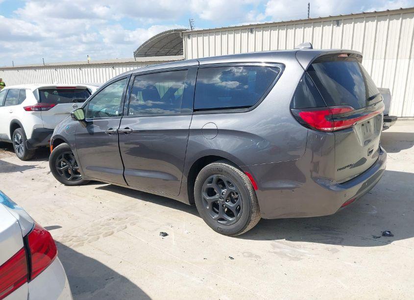 Photo 14 of 2022 Chrysler Pacifica HYBRID TOURING L (VIN 2C4RC1L77NR134756)