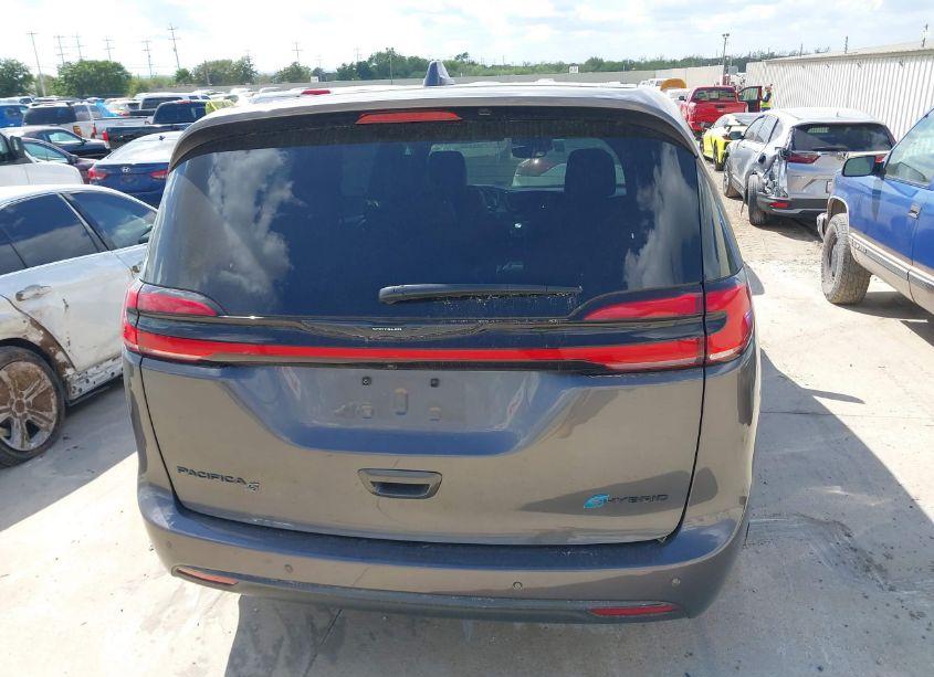 Photo 16 of 2022 Chrysler Pacifica HYBRID TOURING L (VIN 2C4RC1L77NR134756)