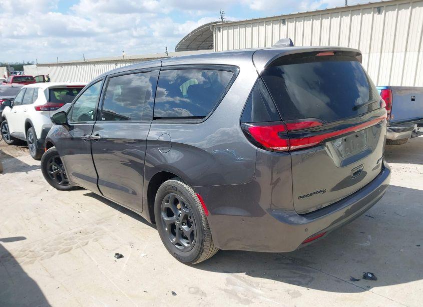 Photo 3 of 2022 Chrysler Pacifica HYBRID TOURING L (VIN 2C4RC1L77NR134756)