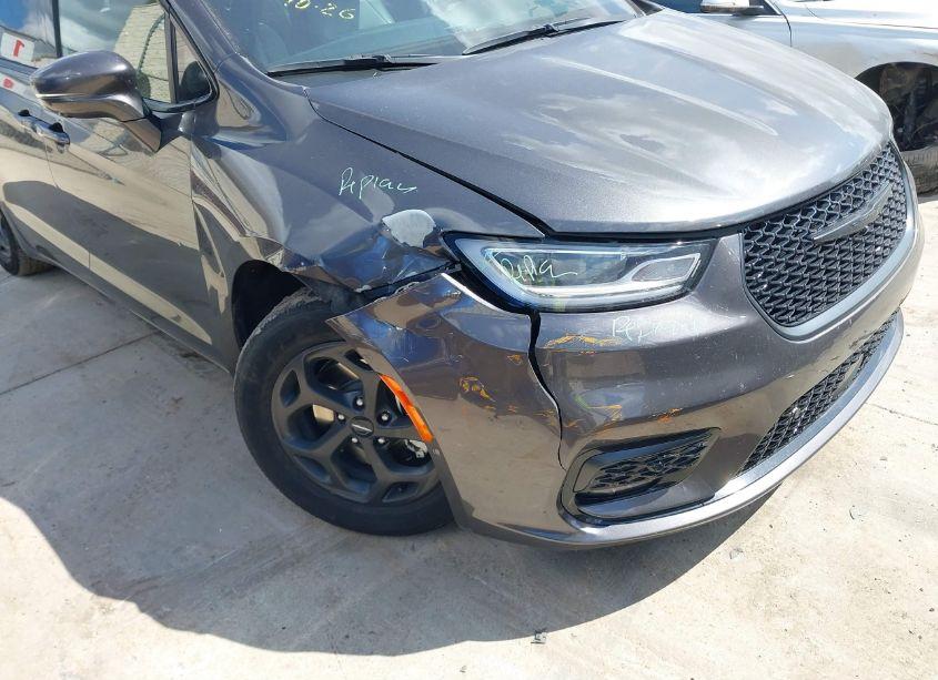 Photo 6 of 2022 Chrysler Pacifica HYBRID TOURING L (VIN 2C4RC1L77NR134756)