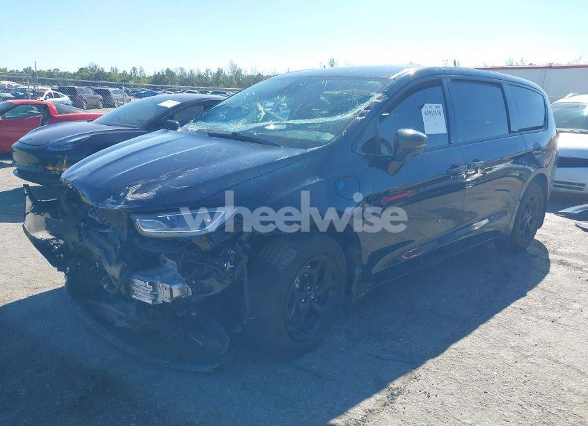 Photo 2 of 2022 Chrysler Pacifica HYBRID TOURING L (VIN 2C4RC1L77NR202425)