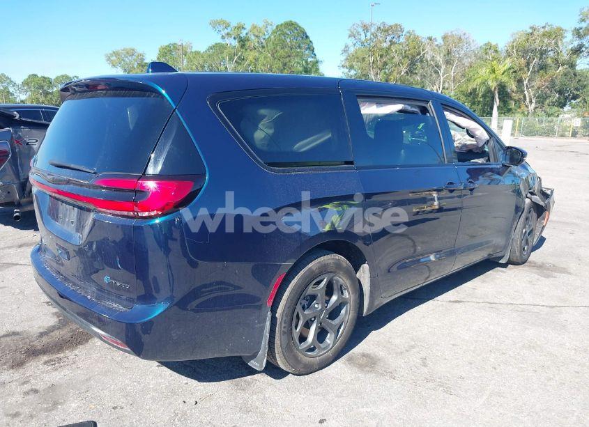 Photo 4 of 2022 Chrysler Pacifica HYBRID TOURING L (VIN 2C4RC1L77NR202425)