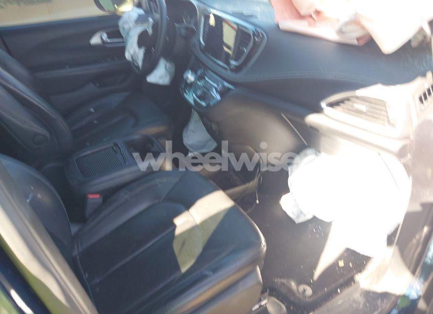 Photo 5 of 2022 Chrysler Pacifica HYBRID TOURING L (VIN 2C4RC1L77NR202425)