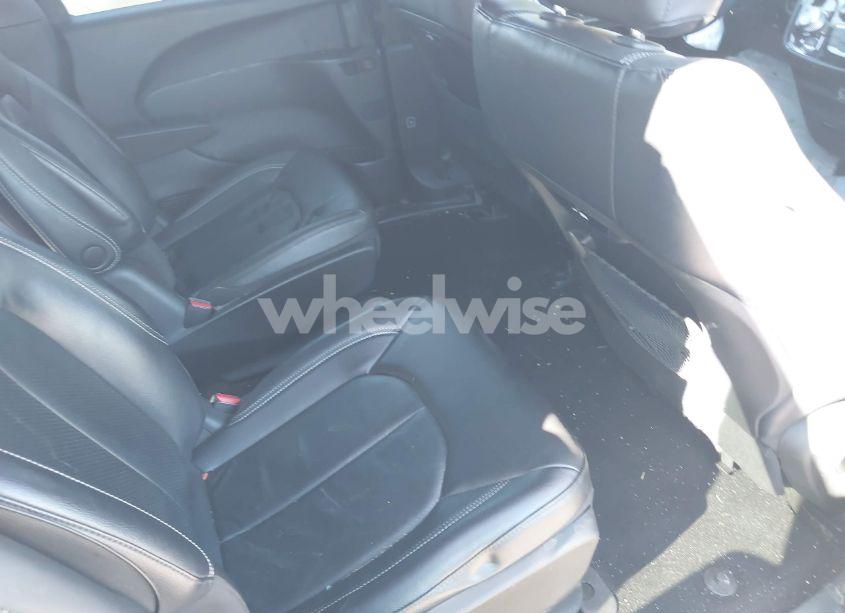 Photo 8 of 2022 Chrysler Pacifica HYBRID TOURING L (VIN 2C4RC1L77NR202425)