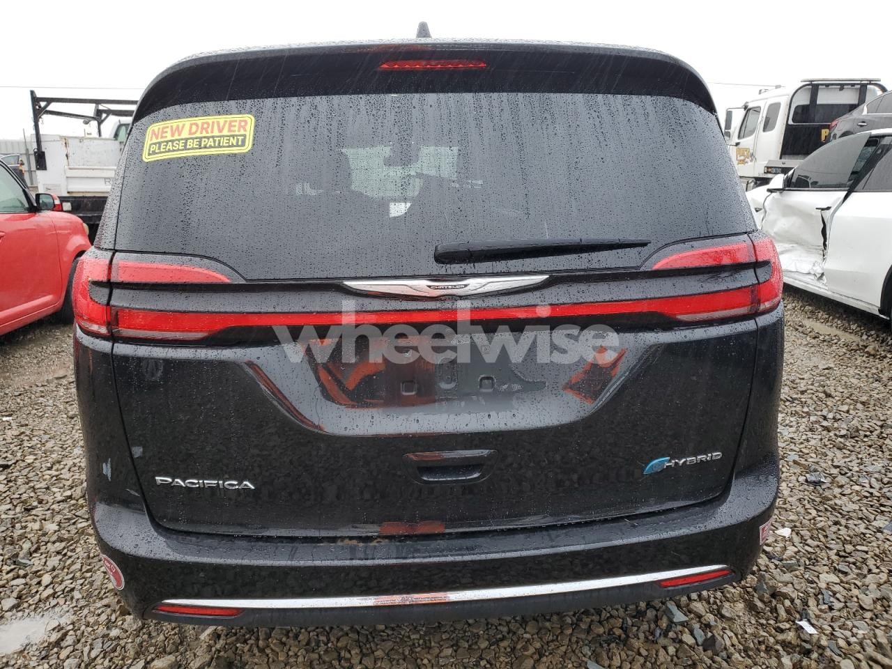 Photo 6 of 2022 CHRYSLER PACIFICA HYBRID TOURING L (VIN 2C4RC1L77NR225896)