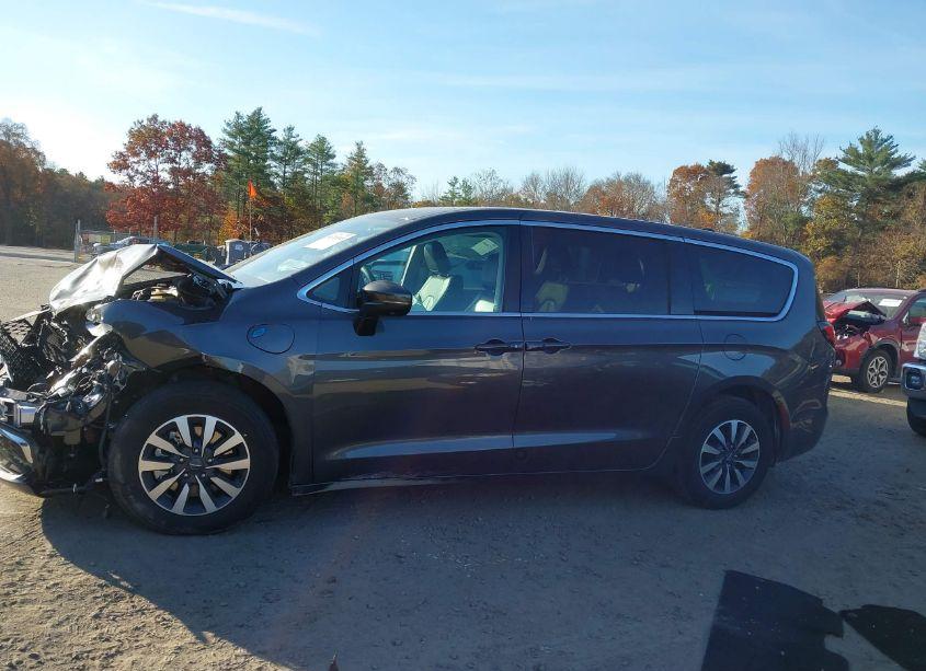 Photo 15 of 2023 Chrysler Pacifica HYBRID TOURING L (VIN 2C4RC1L77PR513615)