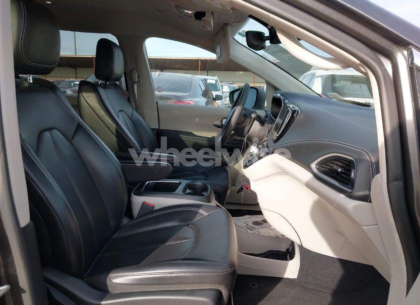 Photo 5 of 2023 Chrysler Pacifica HYBRID TOURING L (VIN 2C4RC1L77PR569117)