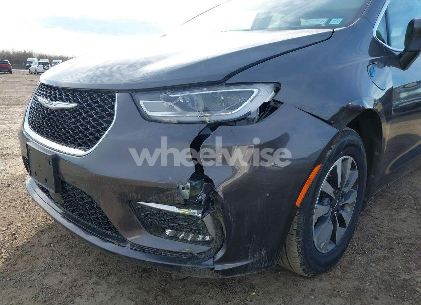 Photo 6 of 2023 Chrysler Pacifica HYBRID TOURING L (VIN 2C4RC1L77PR569117)