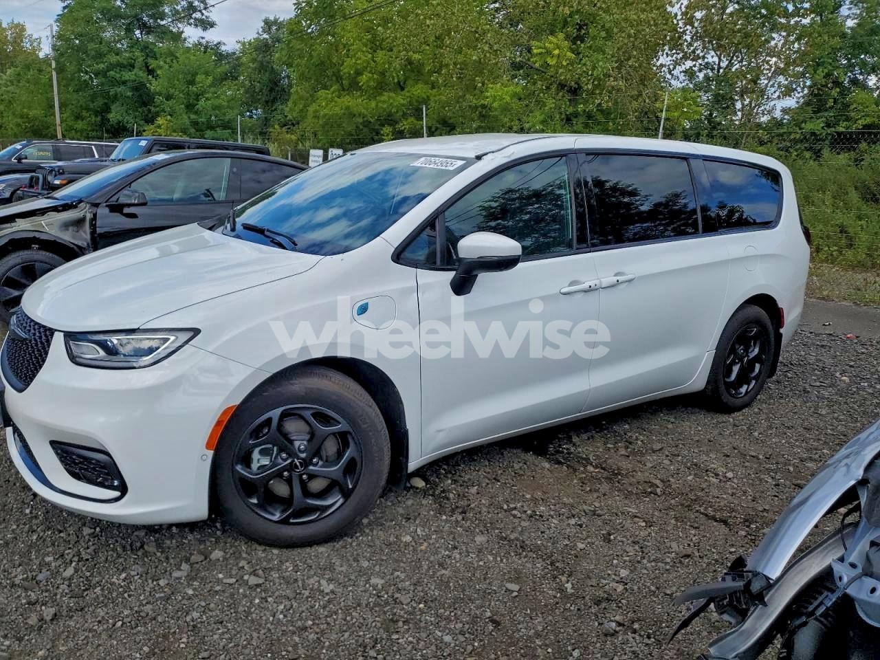 2023 CHRYSLER PACIFICA HYBRID TOURING L (VIN 2C4RC1L77PR609289) main photo