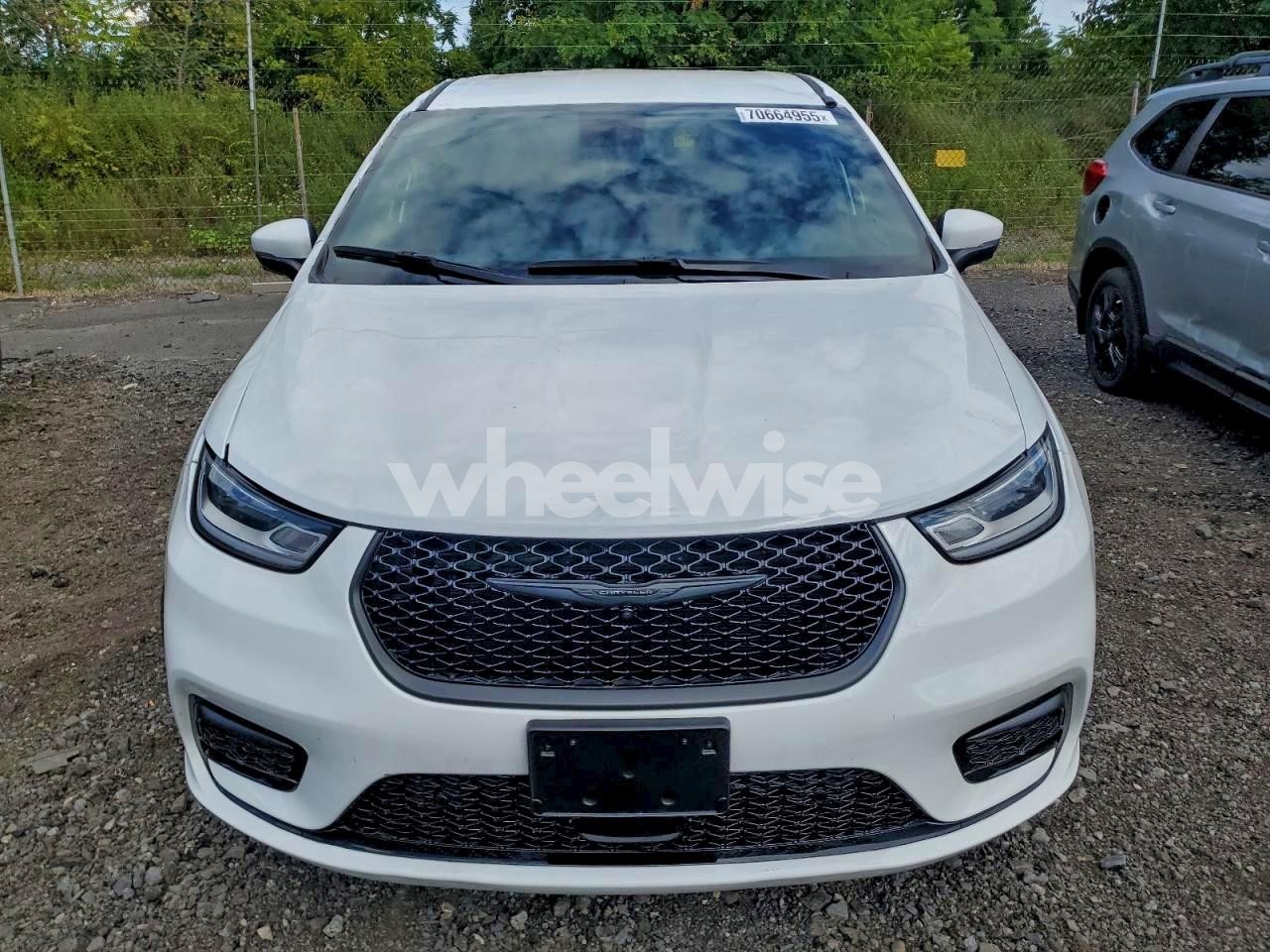 Photo 5 of 2023 CHRYSLER PACIFICA HYBRID TOURING L (VIN 2C4RC1L77PR609289)