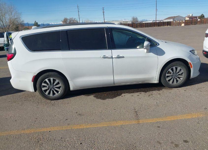 Photo 13 of 2021 Chrysler Pacifica HYBRID TOURING L (VIN 2C4RC1L78MR581207)