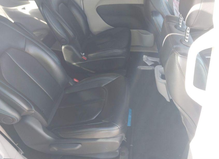 Photo 8 of 2021 Chrysler Pacifica HYBRID TOURING L (VIN 2C4RC1L78MR581207)