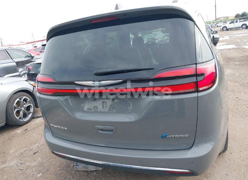 Photo 16 of 2021 Chrysler Pacifica HYBRID TOURING L (VIN 2C4RC1L78MR596371)