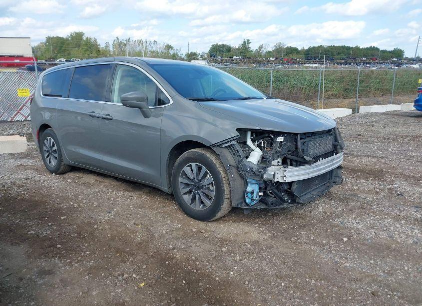 2022 Chrysler Pacifica HYBRID TOURING L (VIN 2C4RC1L78NR126679) main photo