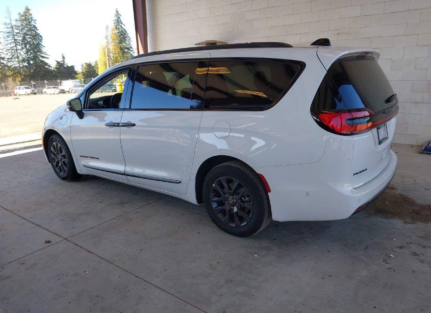 Photo 3 of 2023 Chrysler Pacifica HYBRID TOURING L (VIN 2C4RC1L78PR589067)