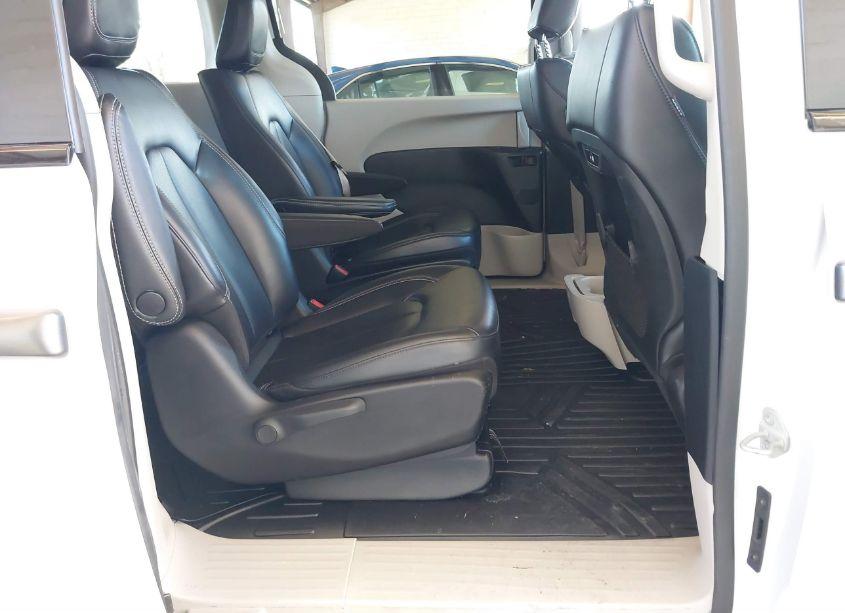 Photo 8 of 2023 Chrysler Pacifica HYBRID TOURING L (VIN 2C4RC1L78PR589067)