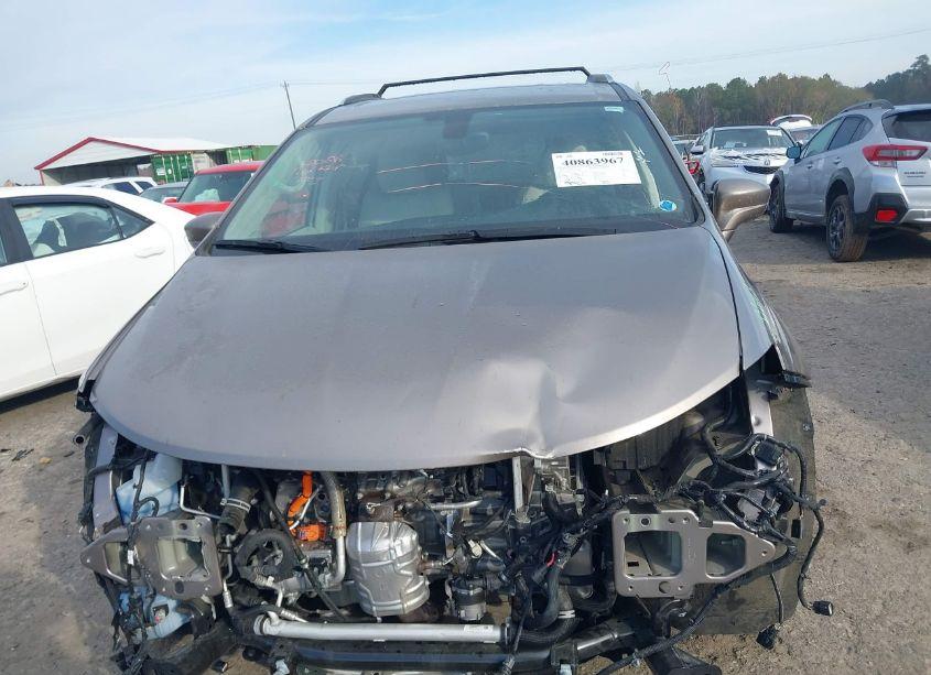 Photo 13 of 2018 Chrysler Pacifica HYBRID TOURING L (VIN 2C4RC1L79JR124904)