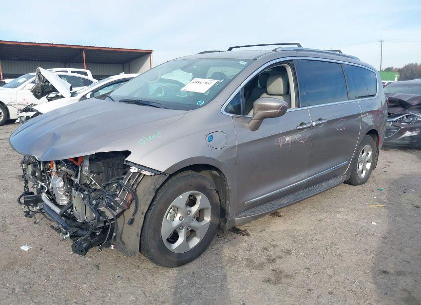 Photo 2 of 2018 Chrysler Pacifica HYBRID TOURING L (VIN 2C4RC1L79JR124904)