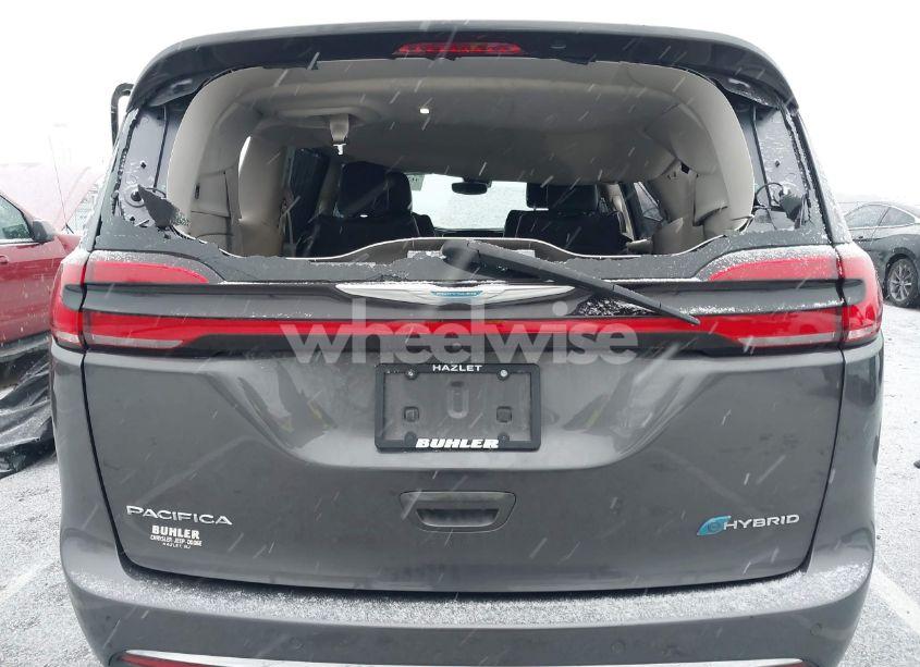 Photo 16 of 2021 Chrysler Pacifica HYBRID TOURING L (VIN 2C4RC1L79MR535420)