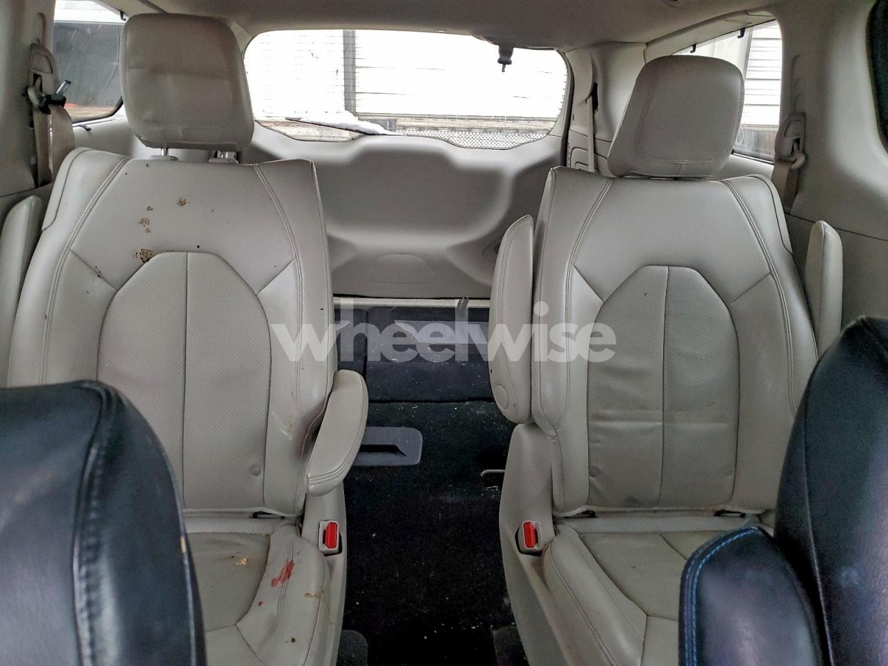 Photo 10 of 2021 CHRYSLER PACIFICA HYBRID TOURING L (VIN 2C4RC1L79MR580700)