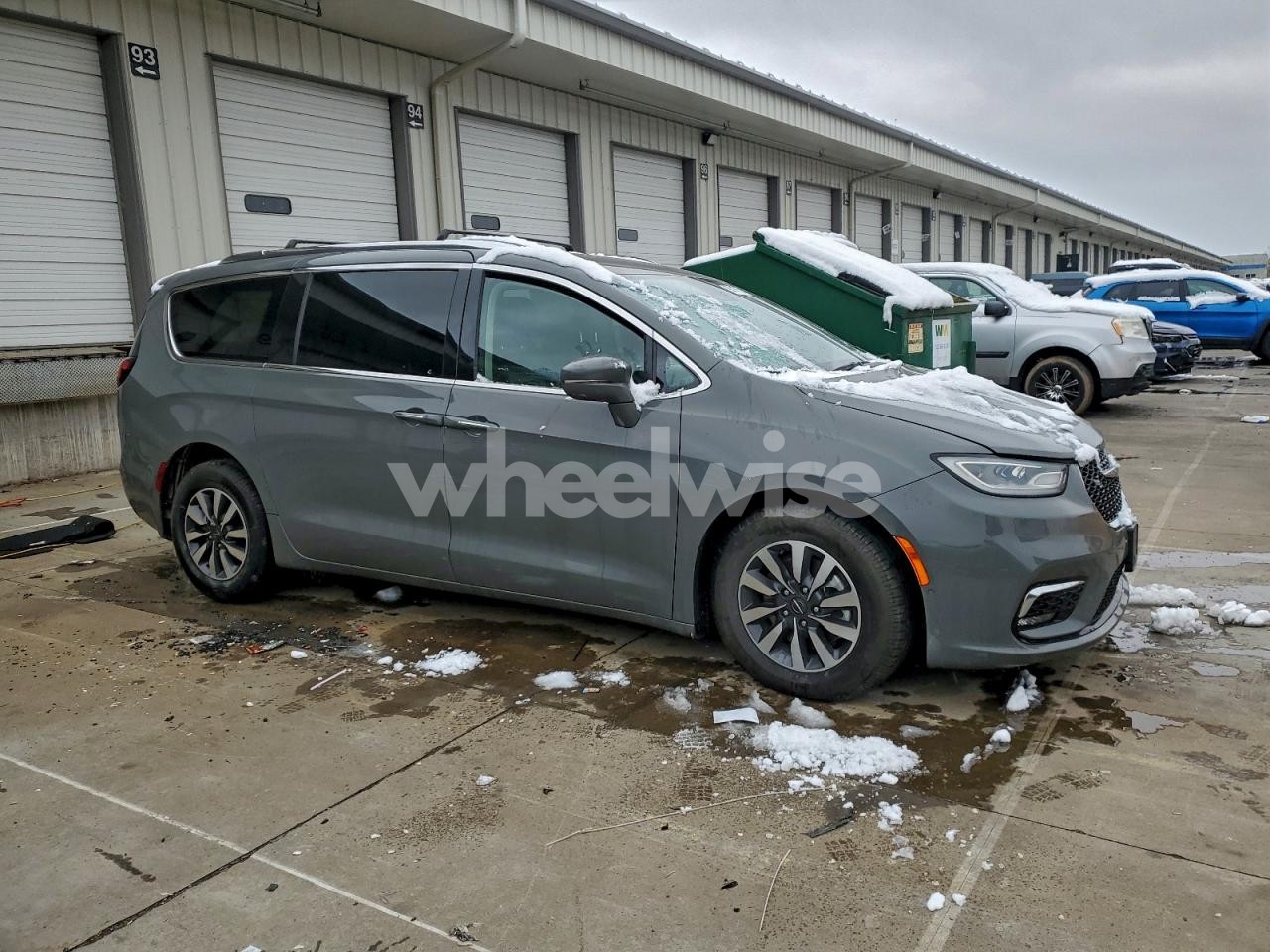 Photo 4 of 2021 CHRYSLER PACIFICA HYBRID TOURING L (VIN 2C4RC1L79MR580700)
