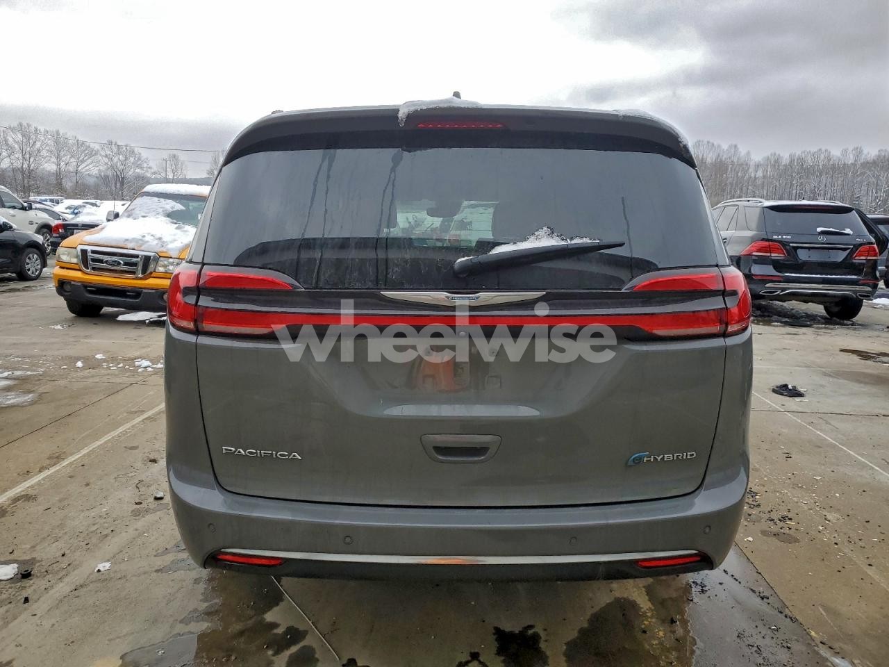 Photo 6 of 2021 CHRYSLER PACIFICA HYBRID TOURING L (VIN 2C4RC1L79MR580700)