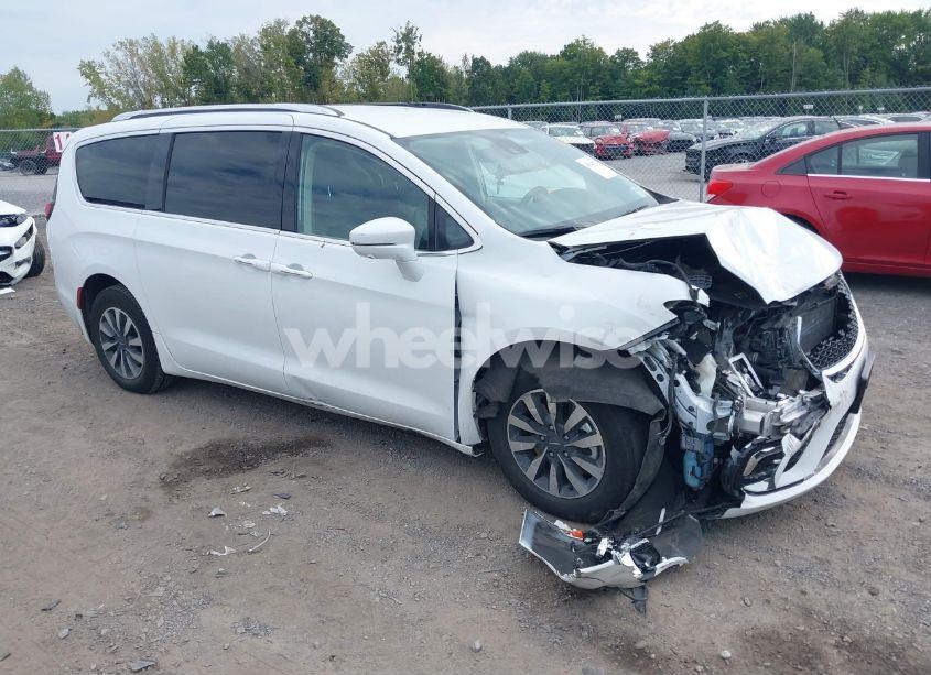 2021 Chrysler Pacifica HYBRID TOURING L (VIN 2C4RC1L79MR597058) main photo